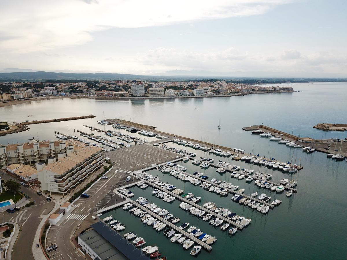 L' Escala Apartament Vip Nautic מראה חיצוני תמונה